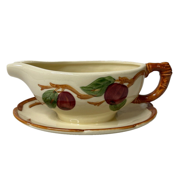 Vintage Franciscan Apple Gravy Boat w/ Attached Plate USA Dinnerware Ceramic - Picture 1 of 9